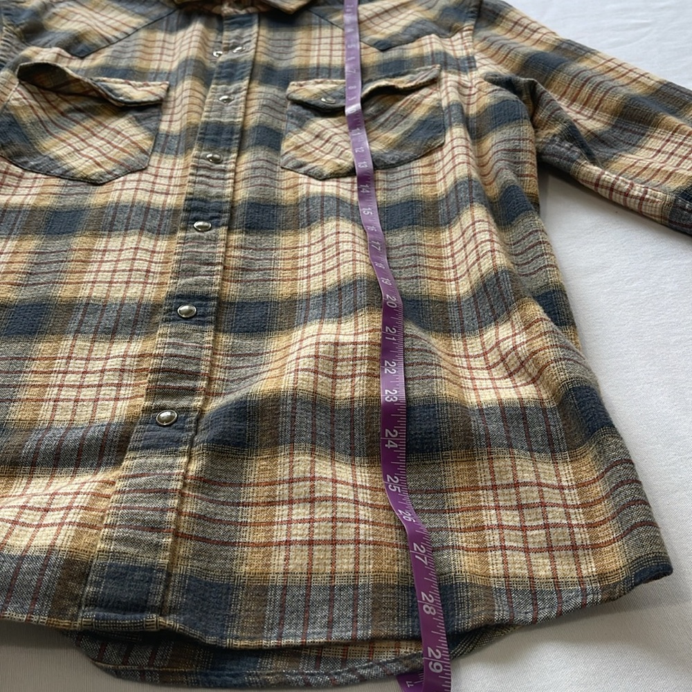 Pendleton, classic flannel, size medium, snap fro… - image 6